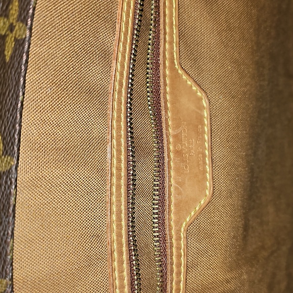 Authentic Louis Vuitton Cabas Mezzo (pre-owned) - Picture 15 of 17